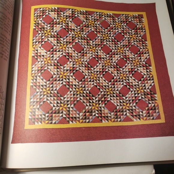 Vintage The McCall's Book of Quilts 1975 - Picture 13 of 16